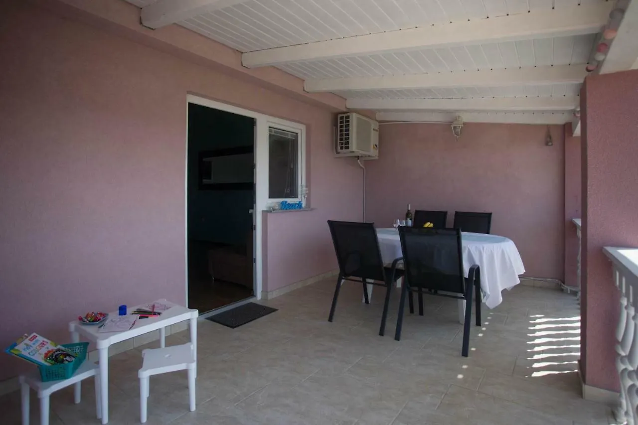 Apartmani Opetuk Povljana Appartamento