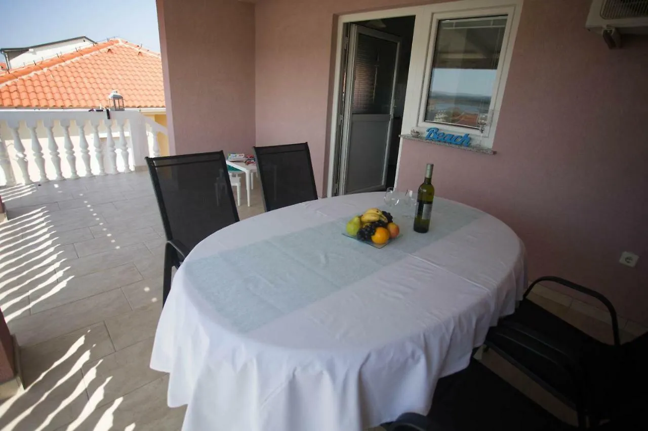 Apartmani Opetuk Povljana