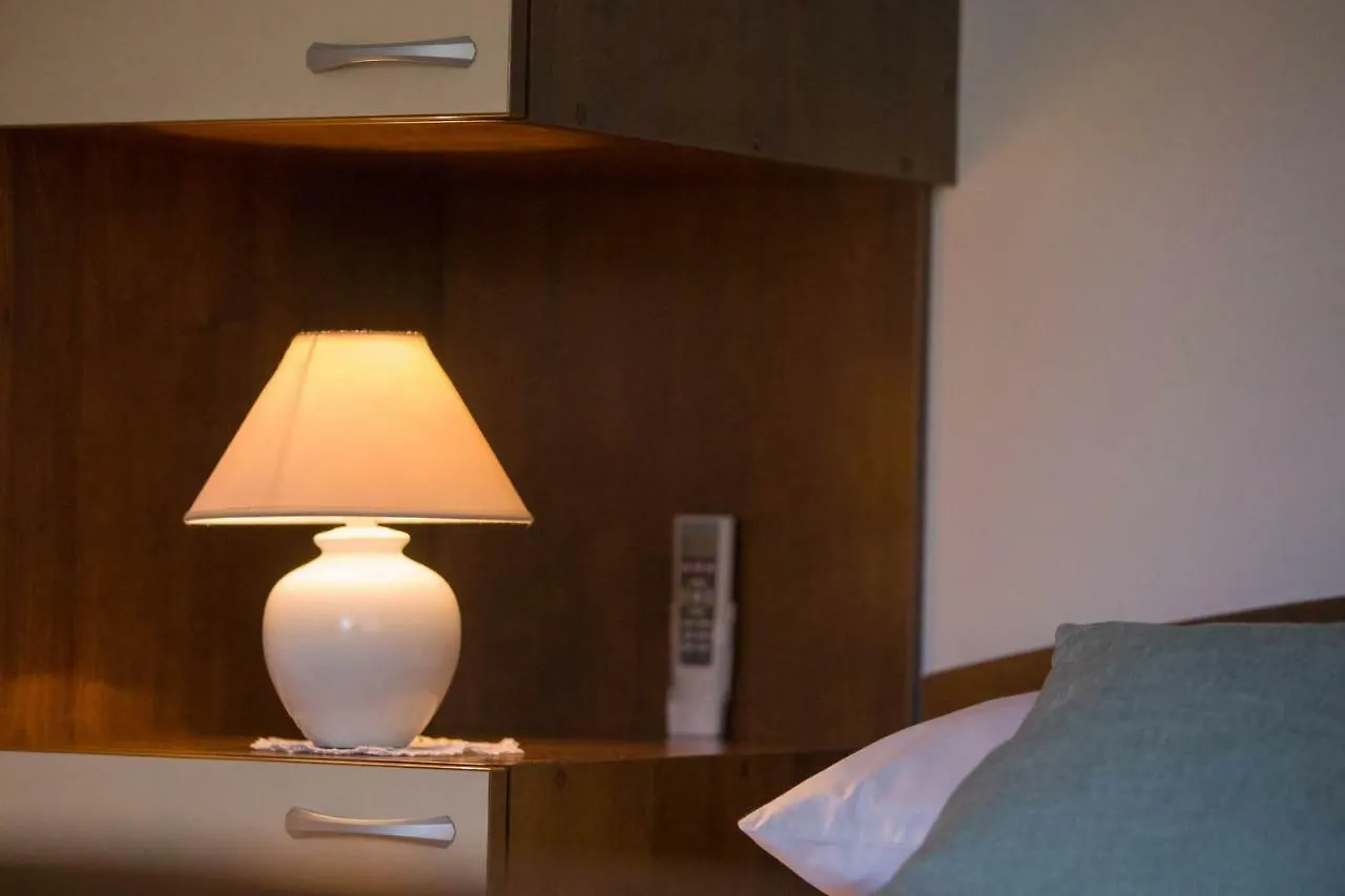 Apartmani Opetuk Povljana