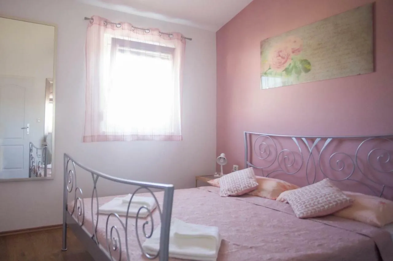 Apartment Apartmani Opetuk Povljana Croatia